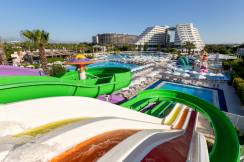 MIRACLE RESORT Pools & Beach